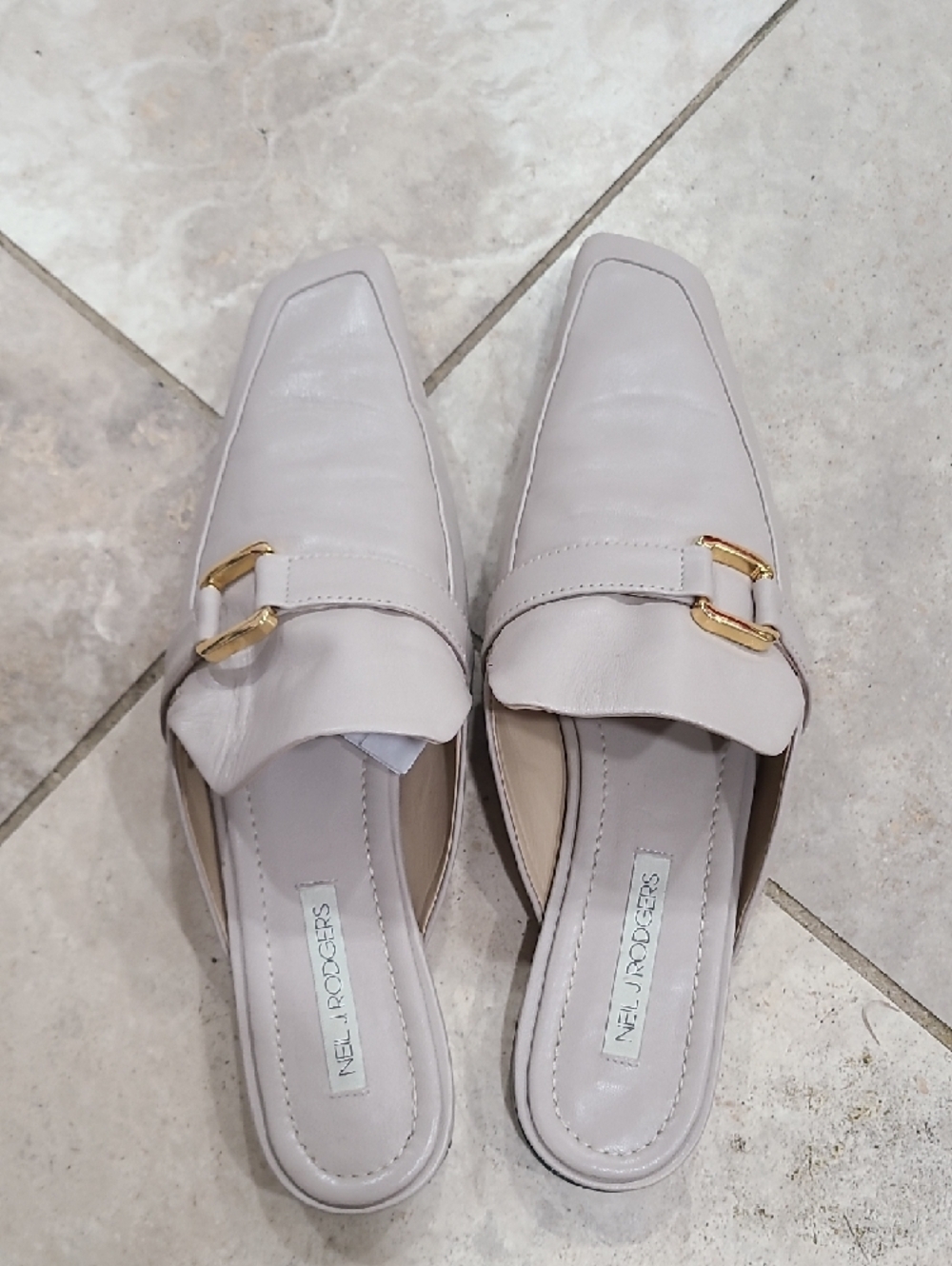 NEIL J RODGERS Cream Leather Slip-On Mule with Gold Buckle